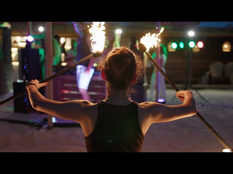 Carlo Astuti Performs "Feels So Good" at Hola Beach Club