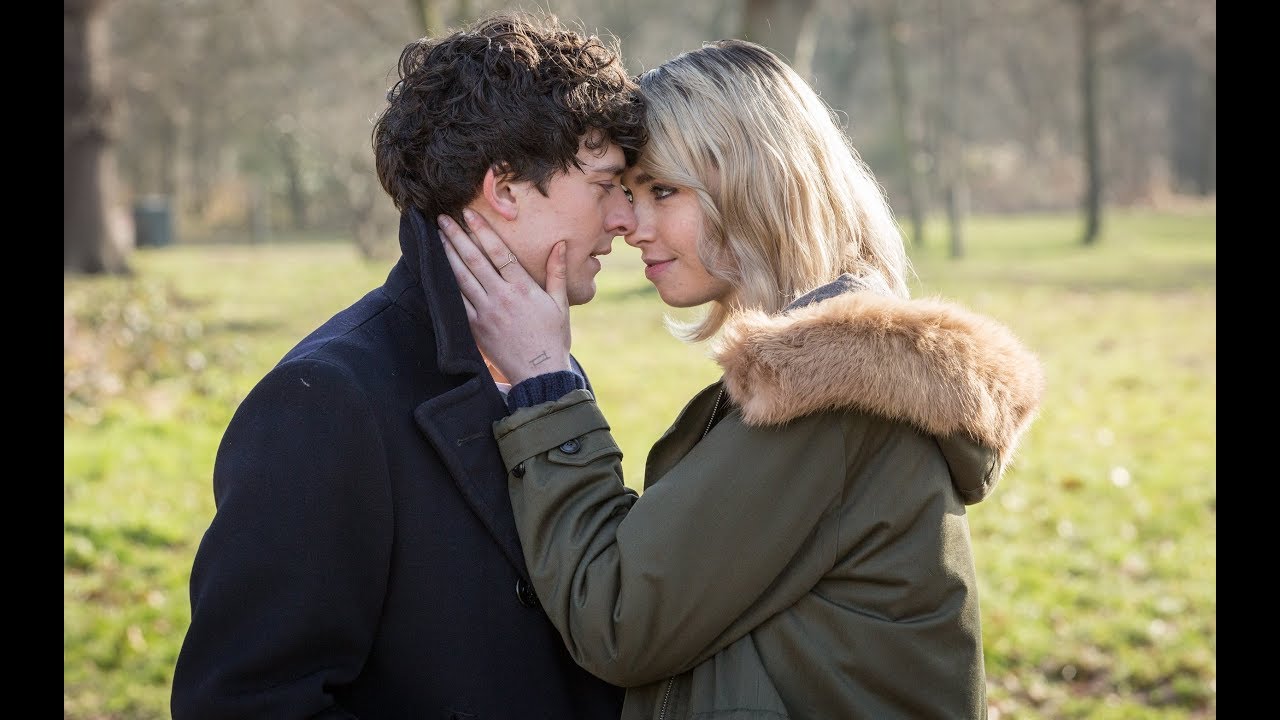 Bérgyilkost fogadtam - magyar szinkronos előzetes #1 / Vígjáték