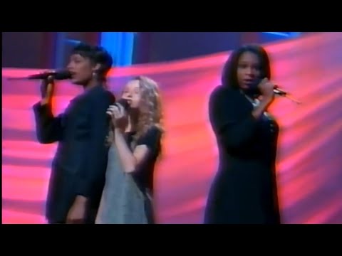 Christina Aguilera, Rhona Bennett & Nita Booth: "Weak" (Live at The Mickey Mouse Club 1994)