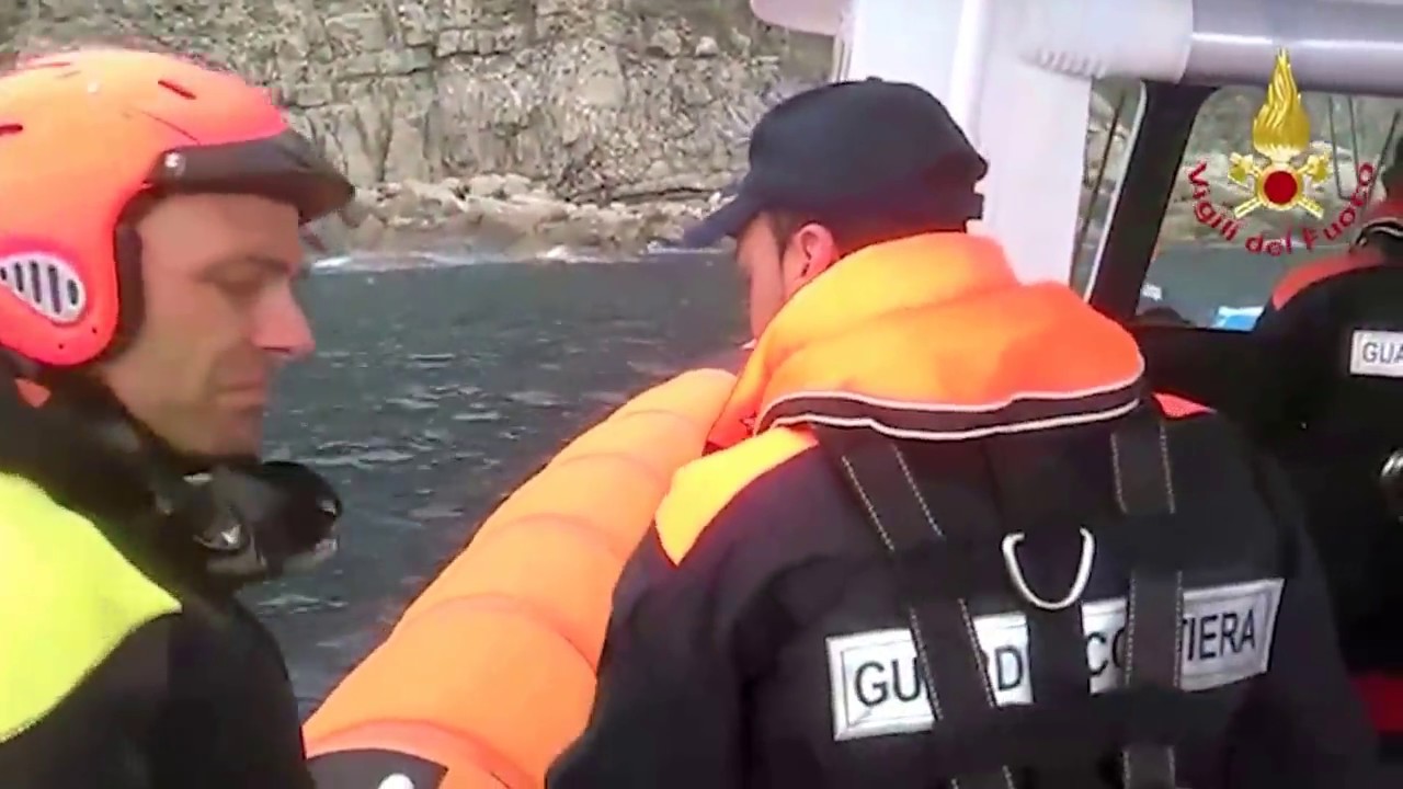 Soccorso a ragazzi bloccati a Punta Manara