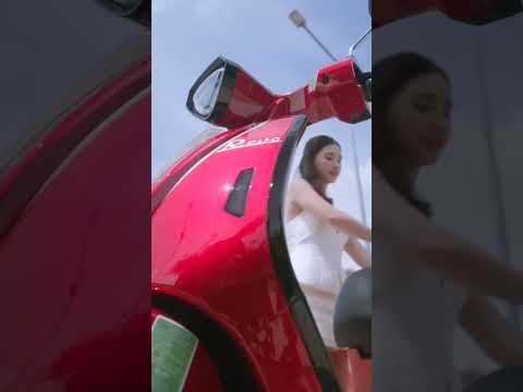 Xe máy điện Nova Revo 946 cùng Yến My