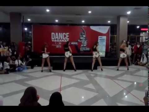 ZISTAR (Dance Cover SISTAR) - Touch My Body in Dancevaganza at Blu Plaza Bekasi [141116]