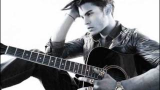 Showtime - Baptiste Giabiconi