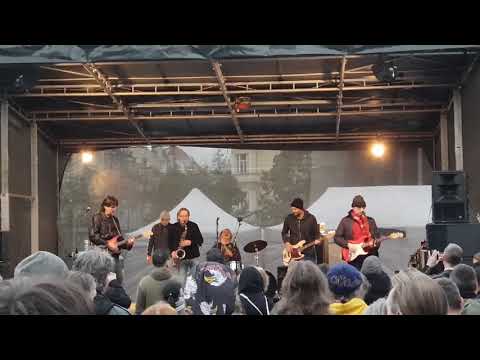 Garage and Tony Ducháček - Muchomůrky bílé (Live at Jiřák, Praha)