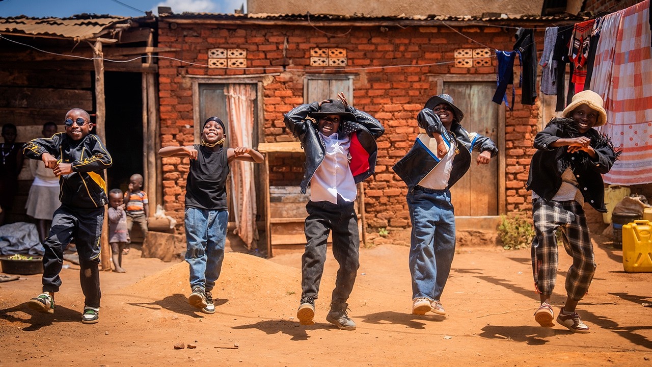  YaniSs Odua Feat. Masaka Kids Africana - D'Où Je Viens (Official Video)