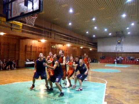 ŚKM U-18 MOSM Bytom -MKKS Dabrowa G.