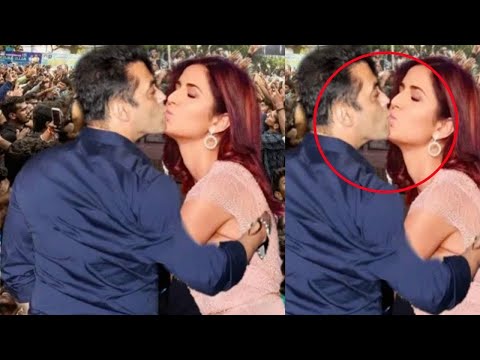 download lagu mp3 mp4 Katrina Kaif Love, download lagu Katrina Kaif Love gratis, unduh video klip Katrina Kaif Love