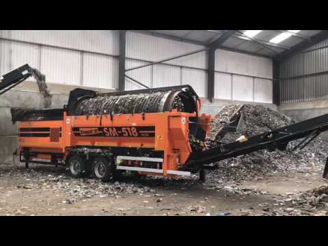 Doppstadt AK435 Shredder feeding and SM518 Trommel