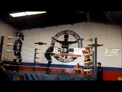 primeira luta da julia