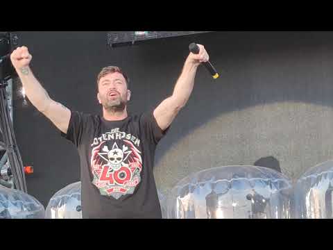 Die Toten Hosen \ Marteria - Scheiß Wessis\ Scheiß Ossis Live IGA-Park Rostock 15.06.22