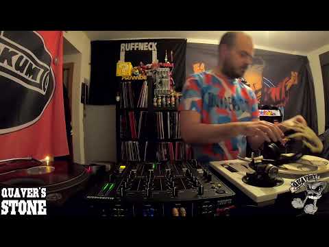 SAPeT DJ  - Early Hardcore - Quaver's Stone