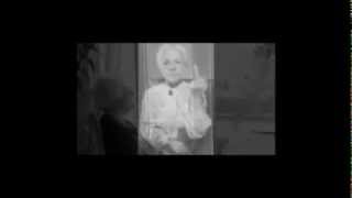 Criticarem les noves modes de pentinats (traducida) . MANEL