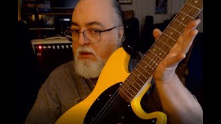 Video thumbnail for Squier Sonic Mustang - Graffiti Yellow - Unboxing & Review by PipeCat