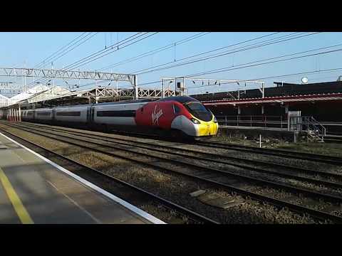 Trains at: Crewe, WCML, 17/11/18