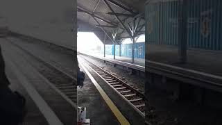 preview picture of video 'Kereta Maharani di Stasiun Babat fyi'