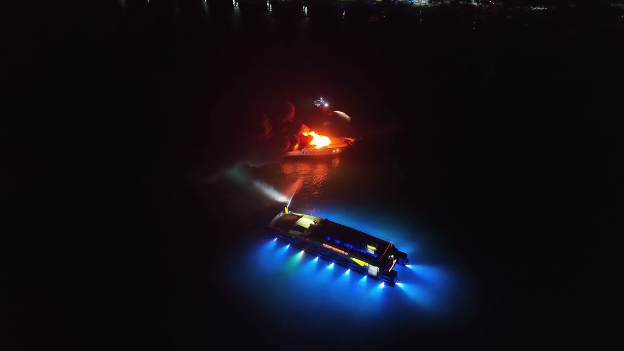 Brand verwoest motorjacht Dominic in Isla Mujeres