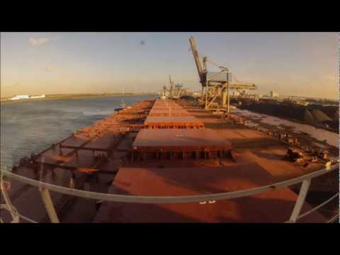 Time Lapse Port of Rotterdam mv Berge Stahl