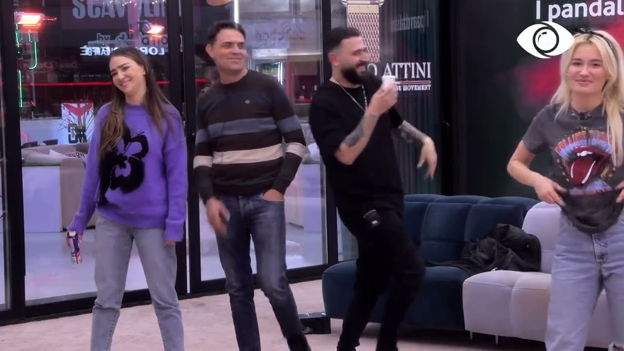 Karaoke Night/ Banorët interpretojnë hitet e vjetra shqiptare