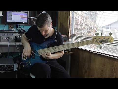 Tiago Moraes - Incompatibilidade De Gênios Bass Solo