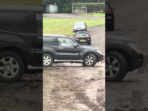 Mitsubishi Shogun Takes offence… or a fence at great Eccleston tractor pulling 2026