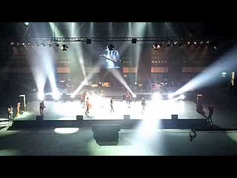 Naadro Preformance in Royalist onstage 2013