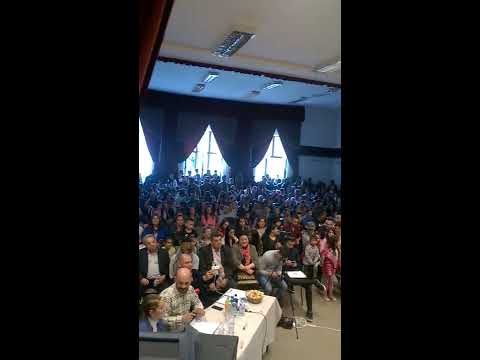 Sára (9) Hajdúhadházon ' X faktor '  Roma tehetségkutatón  2017 04 29