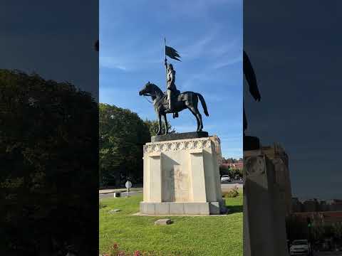 Diego Porcelos, fundador de Burgos: su estatua ecuestre junto al MEH