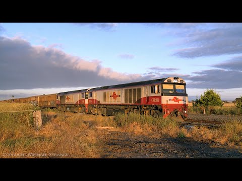 2PM9 SCT Freight Train With Boxcars, Louvre Vans & Shipping Containers (10/12/2021) - PoathTV