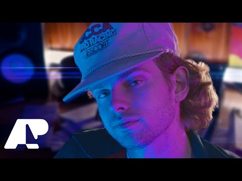 Young W ft. Jay Kronic - Heartless Debt (Official Music Video)