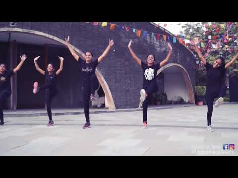 Witness the Most Insane Bhangra Moves by These Urban Girls - PBN "Phatte Chukdi"