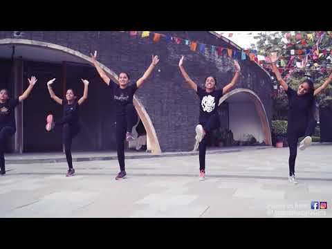 Witness the Most Insane Bhangra Moves by These Urban Girls - PBN 