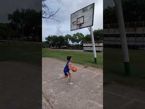 Luchi7 practicando ⛹🏻en Berabevú- Santa Fe. 2025.