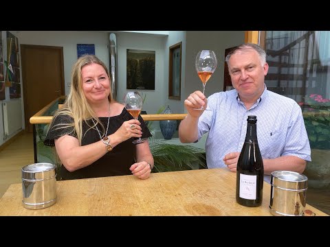 The Friday Bubble - Review of Domaine La Borderie Cuvee Douce Folie Rose NV with Essi Avellan