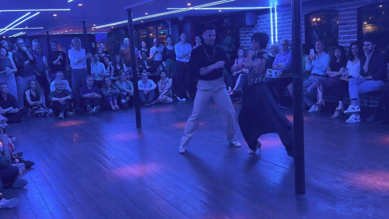 Video thumbnail for Sabrina Amuchástegui y Mauro Caiazza - Pata Ancha