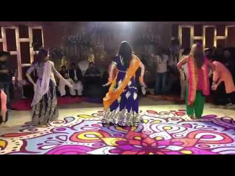 Mehwish Hayat dancing video