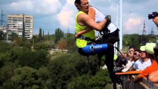 Роуп-джампинг. Красивые прыжки с моста - Видео онлайн