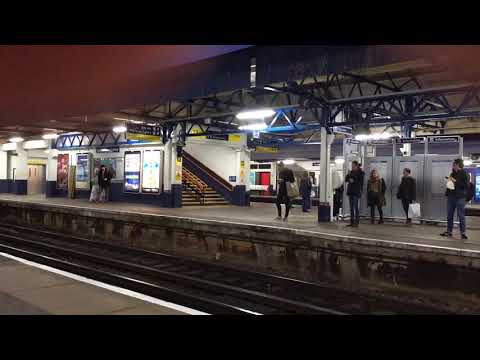 SWR Class 159 arrives at Southampton Central on the 16:35 SWR service to Romsey | 18/11/17 |