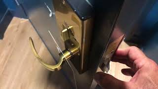 How to stay safe in a hotel room. Lock the door properly dead bolt Sheraton