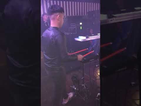 Me Porto Bonito (Cover) - La T y la M