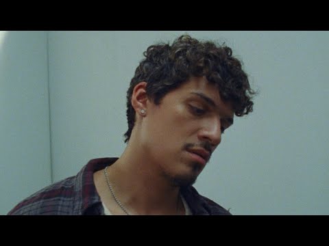Omar Apollo - Evergreen (You Didn’t Deserve Me At All) [Official Music Video]