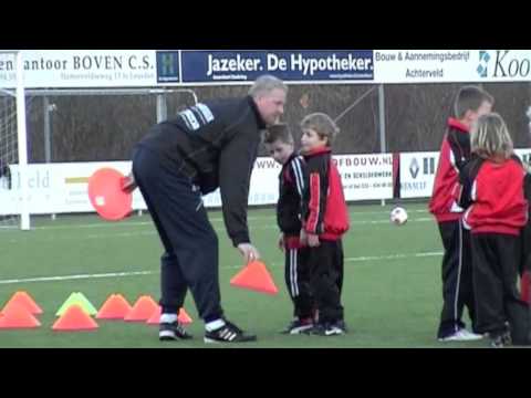 John van Loen traint de F20 van Roda '46