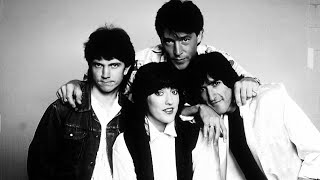 Katrina and the Waves ~ Walking on Sunshine (1983)