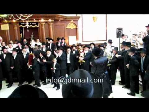Hachnosas Sefer Torah In Vien Beis Medrash In Boro Park  Sivan 5772