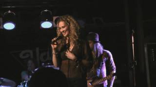 Dana Fuchs - I'd Rather Go Blind (Etta James) @ The Yale Hotel 4-29-11