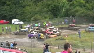 preview picture of video 'DOVER RACEWAY 2010 2LITRE BANGERS HEAT 2.mov'