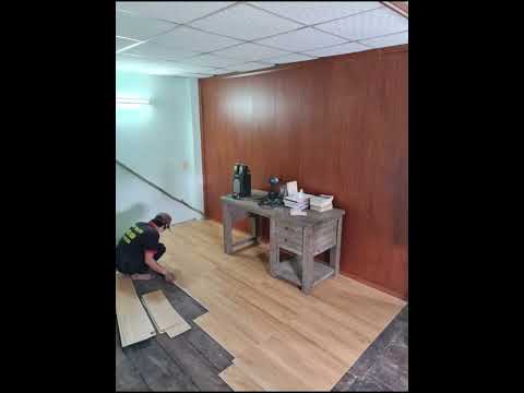 công trình vách ngăn, sàn nhựa, cửa lưới tổ ong nhà dân