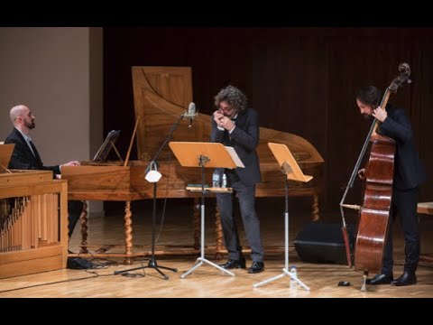 BACH & "BACH"  / Antonio Serrano - Daniel Oyarzabal - Pablo Martín Caminero