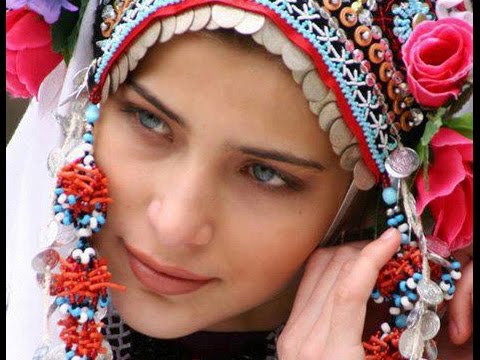 Stefka Sabotinova - Prituri se planinata (HD) + lyrics / текст