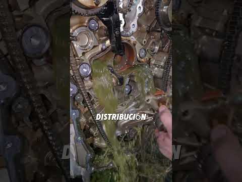 La peor idea en la historia del motor #cartok #mecanica #motores #creative #carmaintenance