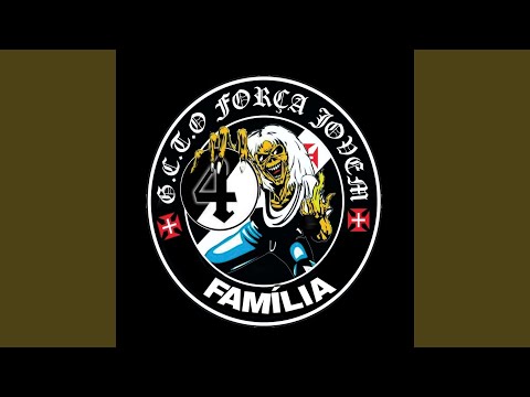 Geral na Praça Fazendo a Reunião